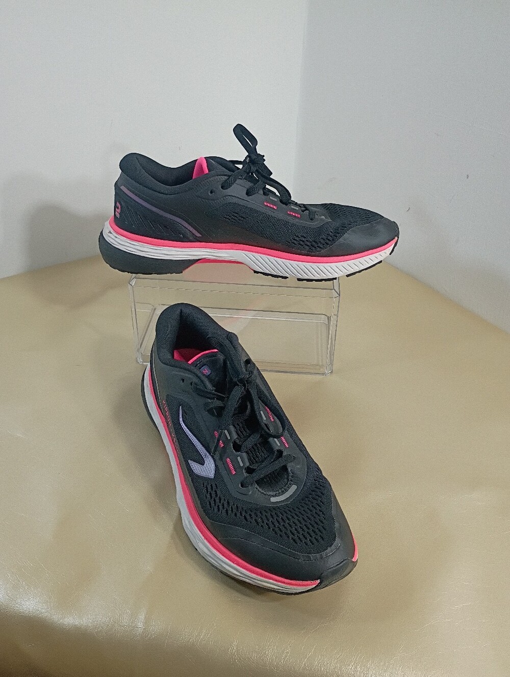 Decathlon Shoes Womens SZ 9.5 Black Pink Kiprun KS 500 Long Running Sneakers